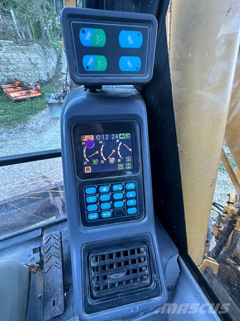 Komatsu PW 160-7E0 Kolová rýpadla