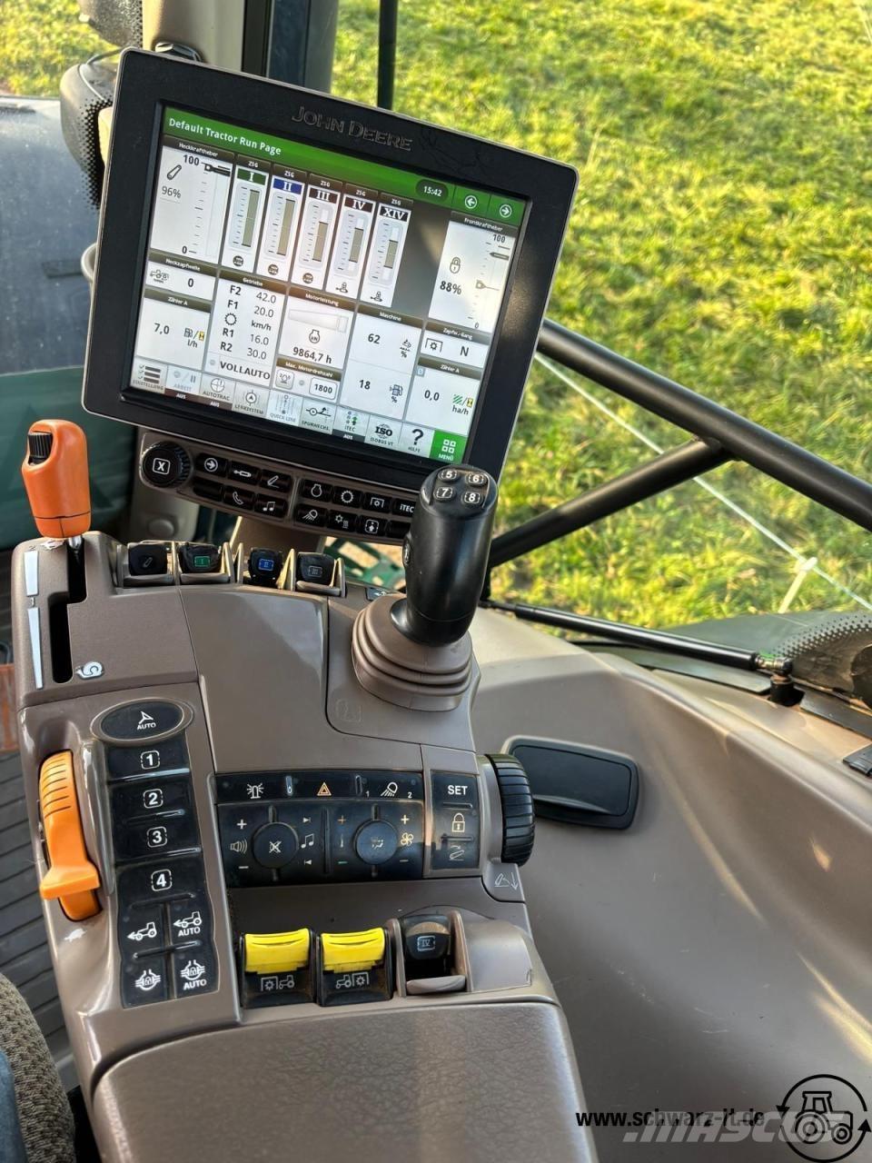 John Deere 6195R Traktory