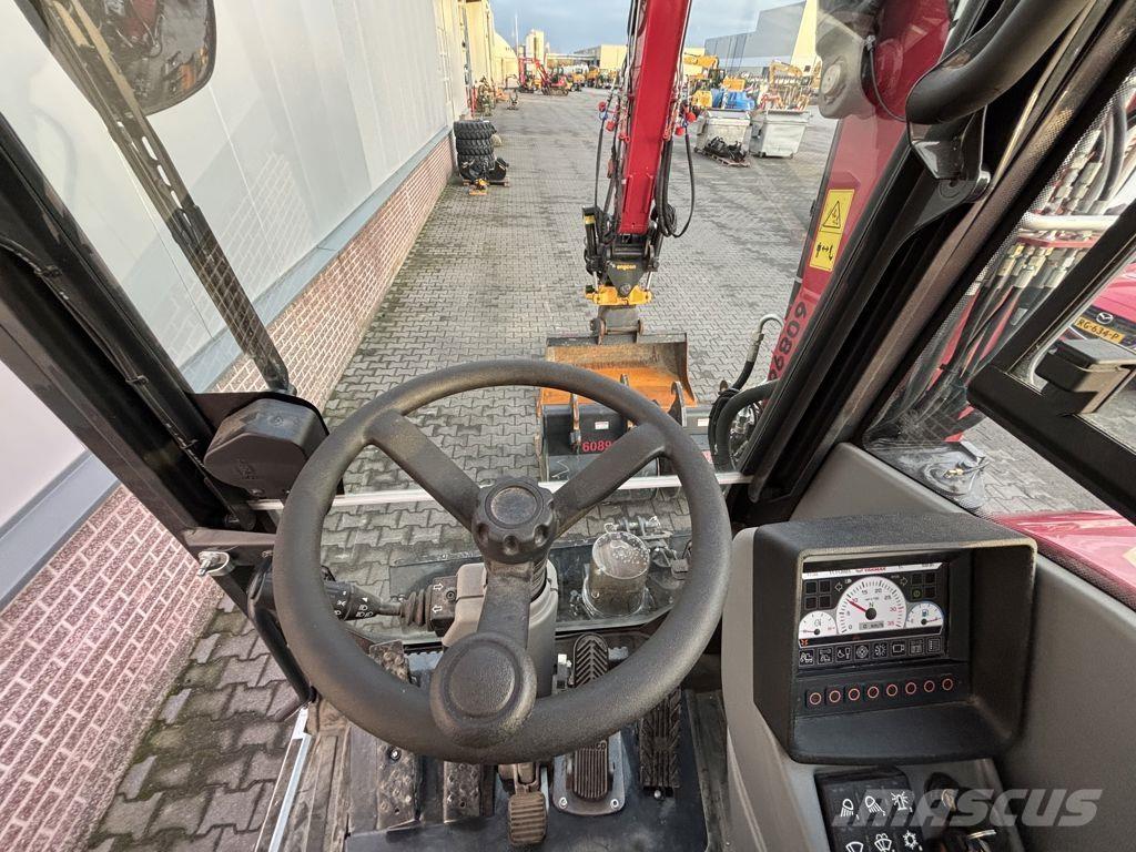 Yanmar YAN B110W Kolová rýpadla