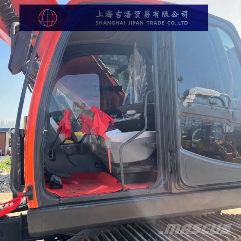 Doosan DX 225 Pásová rýpadla