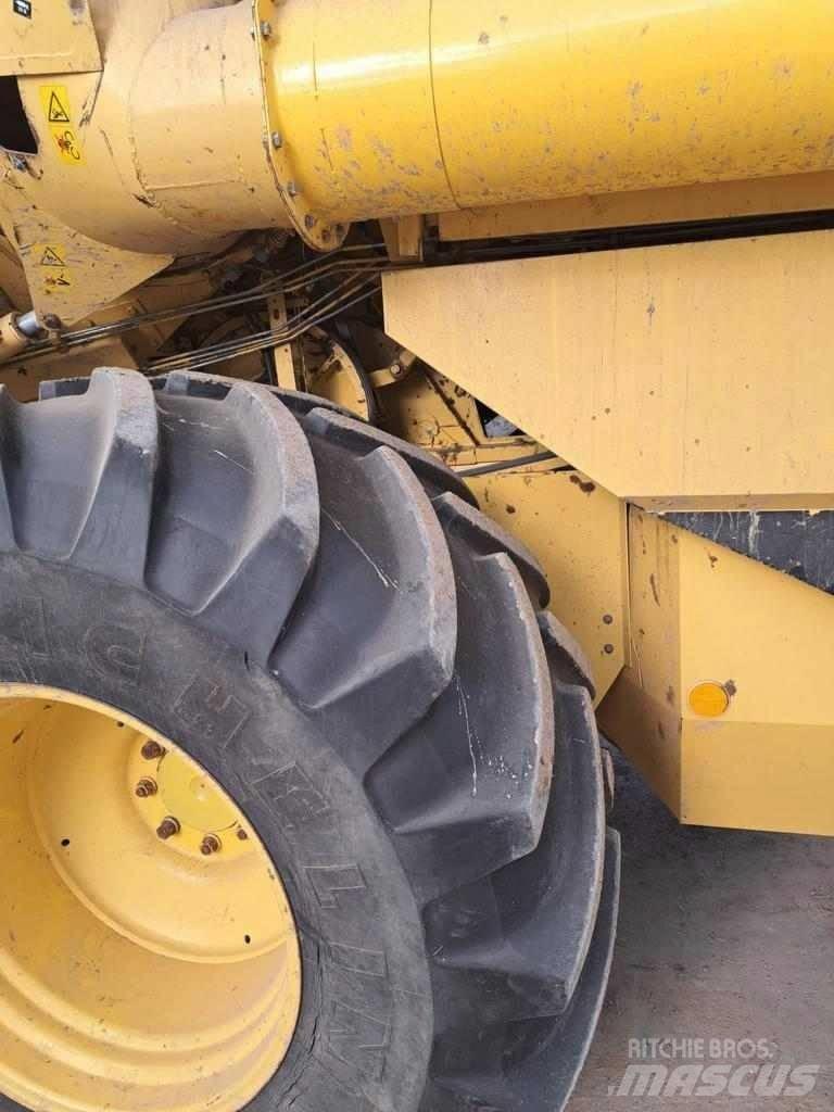 New Holland TX 66 Sklízecí mlátičky