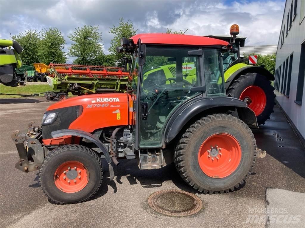 Kubota M7040 Kompaktní traktory
