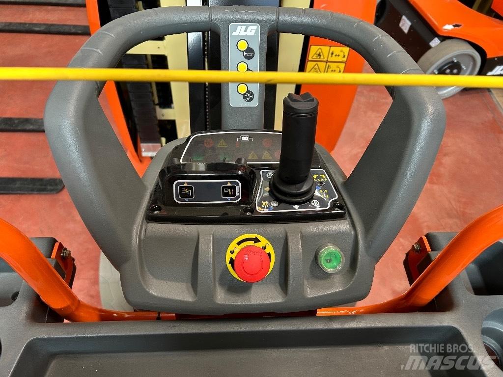 JLG Toucan 10 E-L Vertikální sloupové výtahy