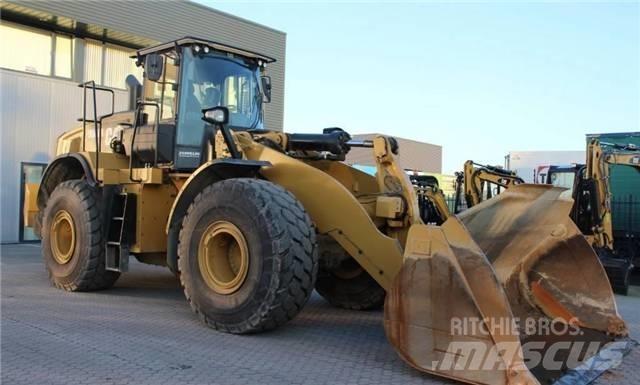 CAT 966M Kolové nakladače