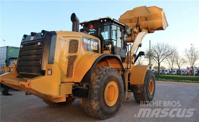 CAT 966M Kolové nakladače