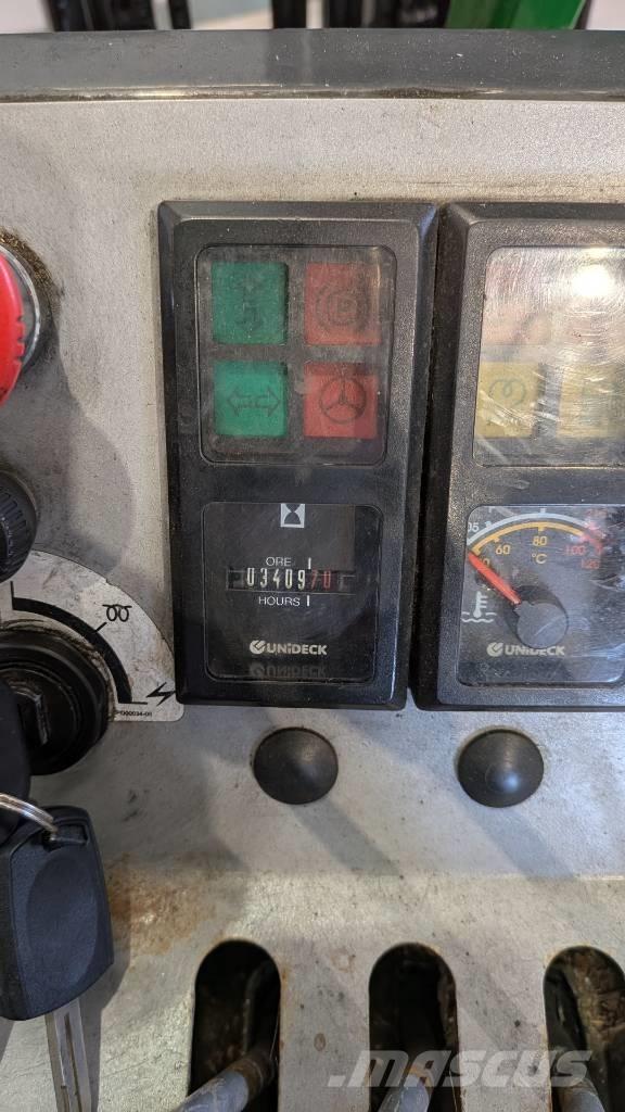 Combilift CB 3000 4 cestní vysokozdvižné vozíky