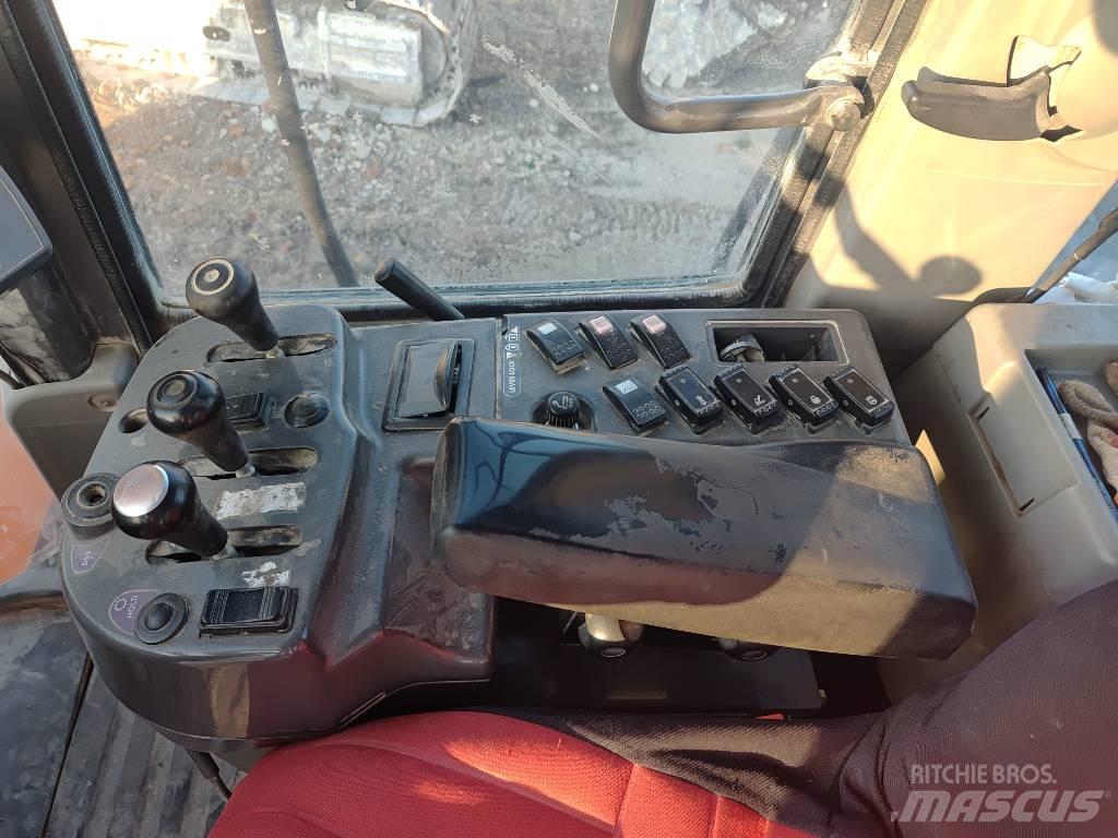 Hitachi ZW 310 Kolové nakladače