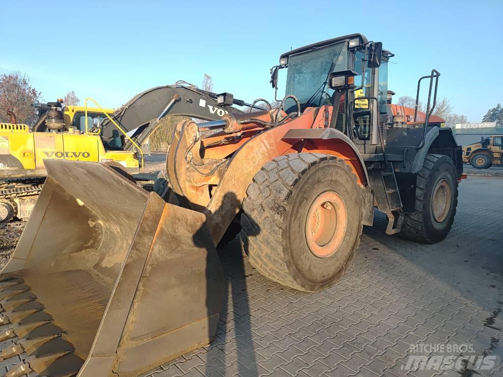 Hitachi ZW 310 Kolové nakladače