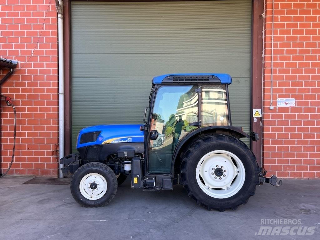 New Holland T4030F Traktory