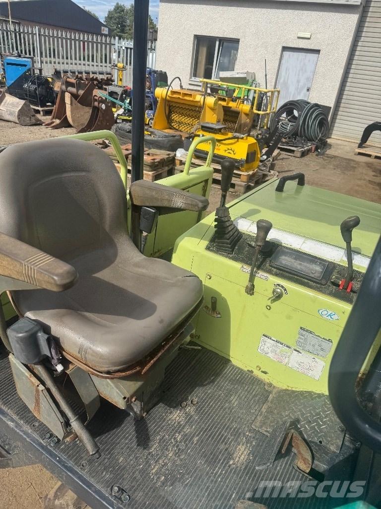 Yanmar C 30 Pásové dempry