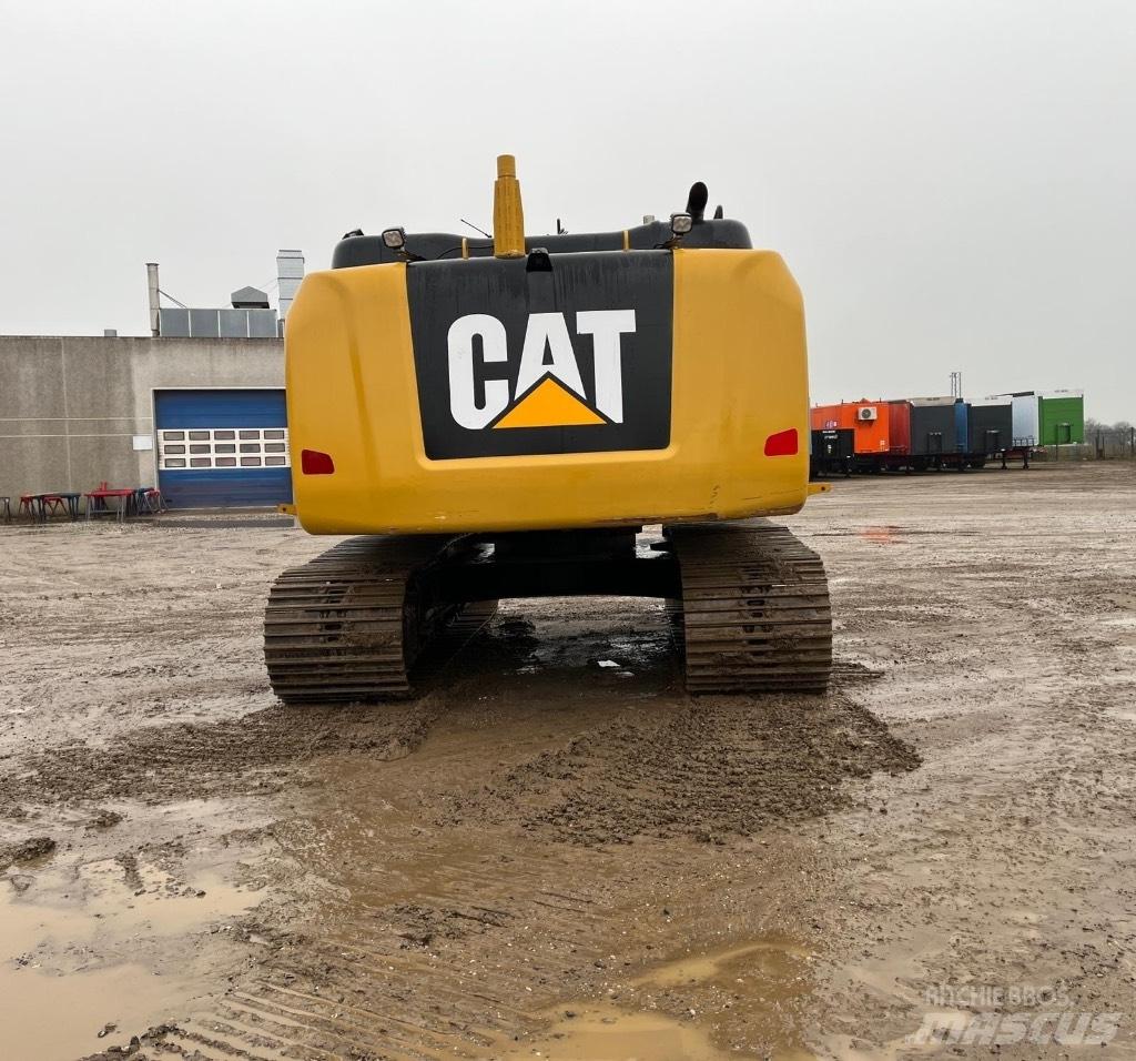 CAT 323 F L Pásová rýpadla