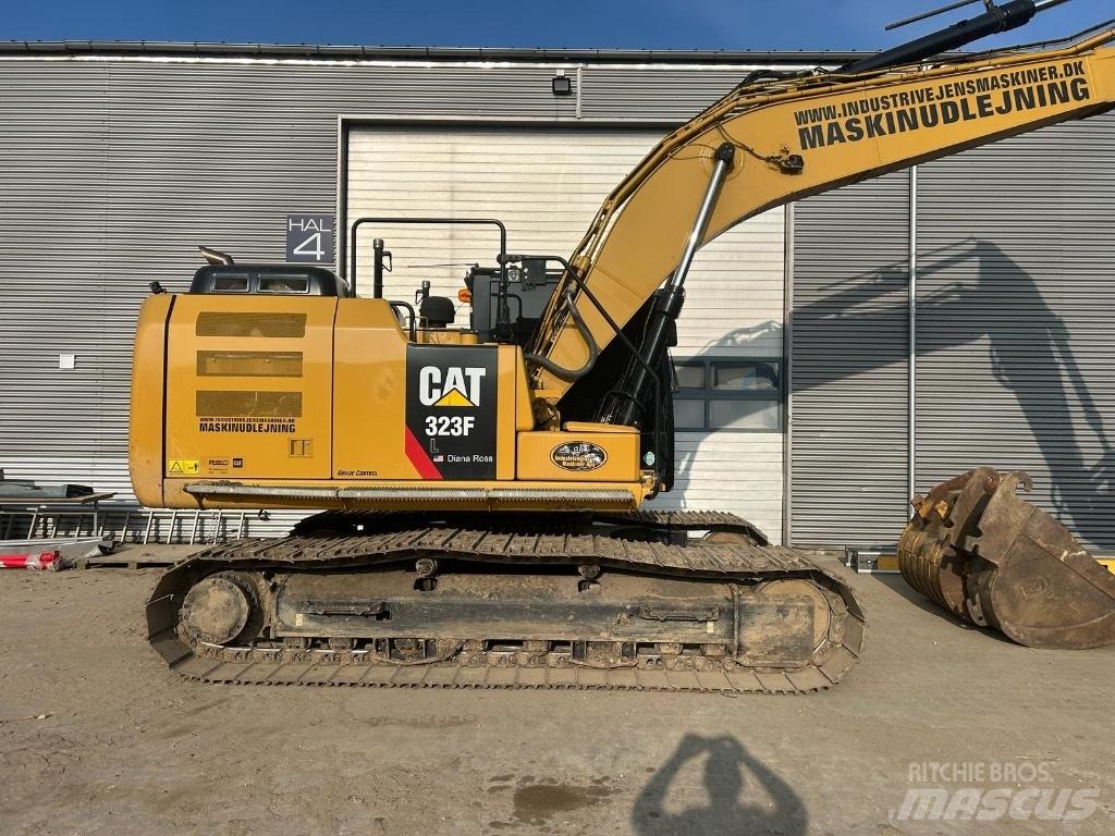CAT 323 F L Pásová rýpadla