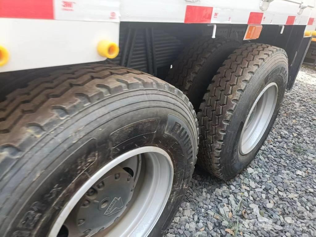 Howo 371 Navijáky, kladkostroje a stavební výtahy