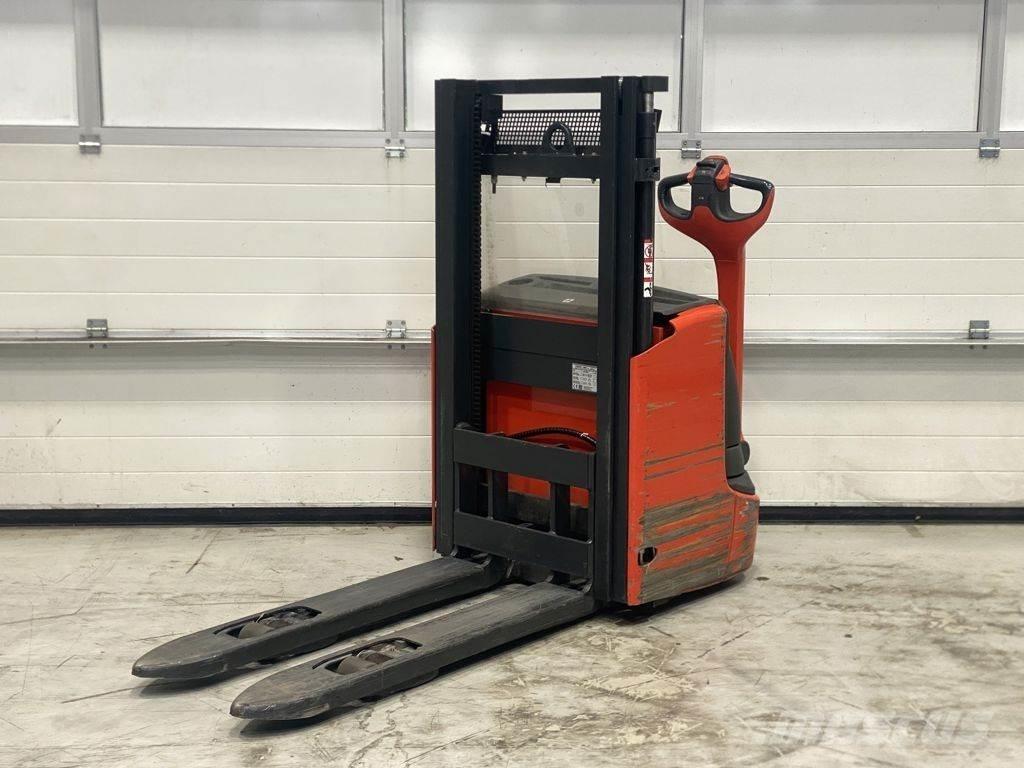 Linde L12 I Ručně vedené vysokozdvižné vozíky
