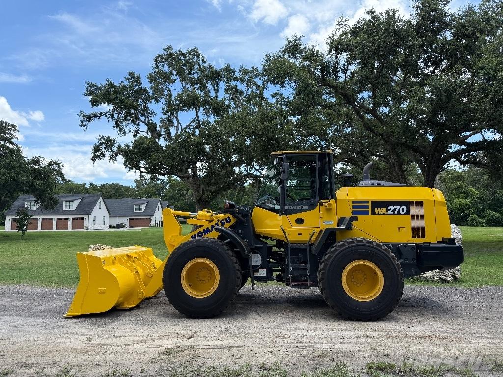 Komatsu WA 270-8 Kolové nakladače
