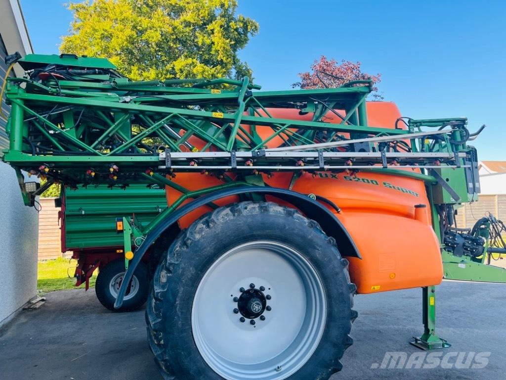 Amazone UX 5200 Tažené postřikovače
