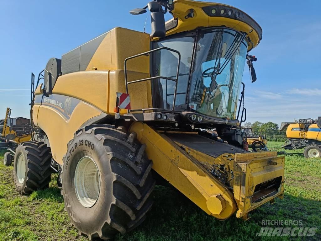 New Holland CX 8.90 Sklízecí mlátičky