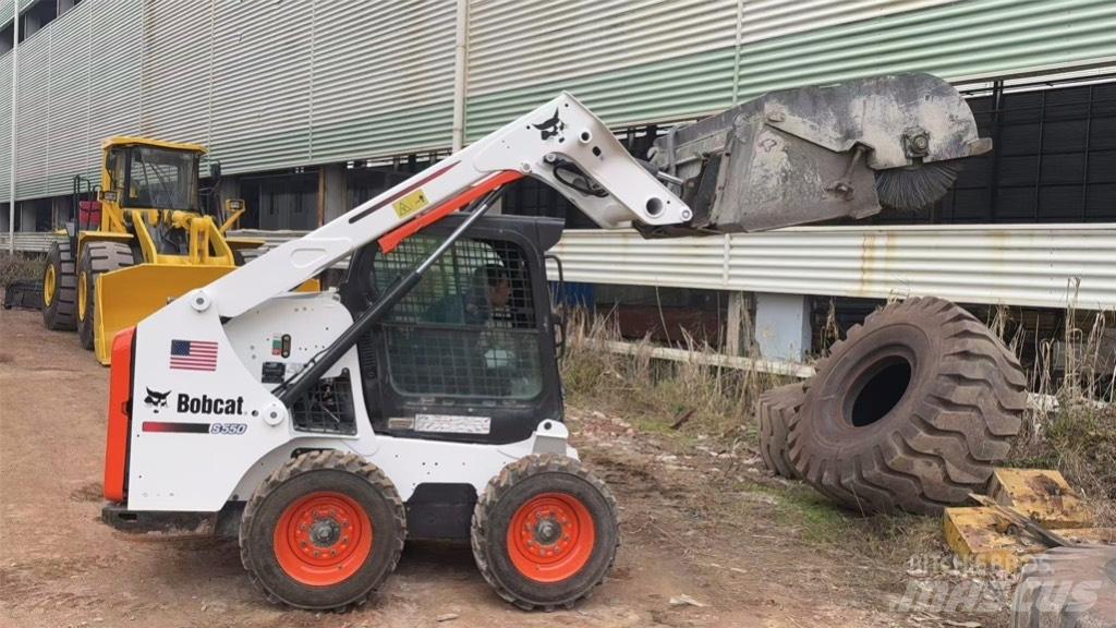 Bobcat S 550 Smykem řízené nakladače