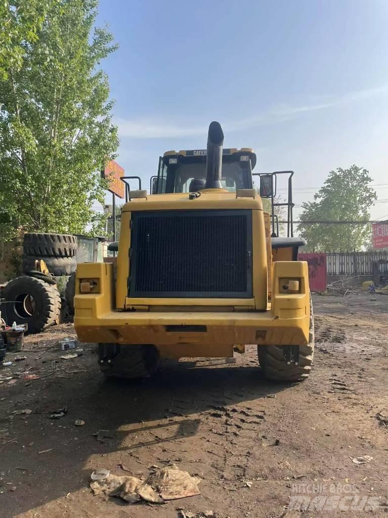 CAT 966 Kolová rýpadla