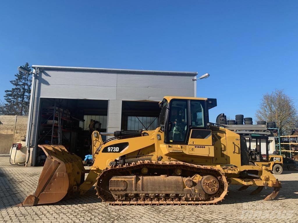 CAT 973 D Pásové nakladače