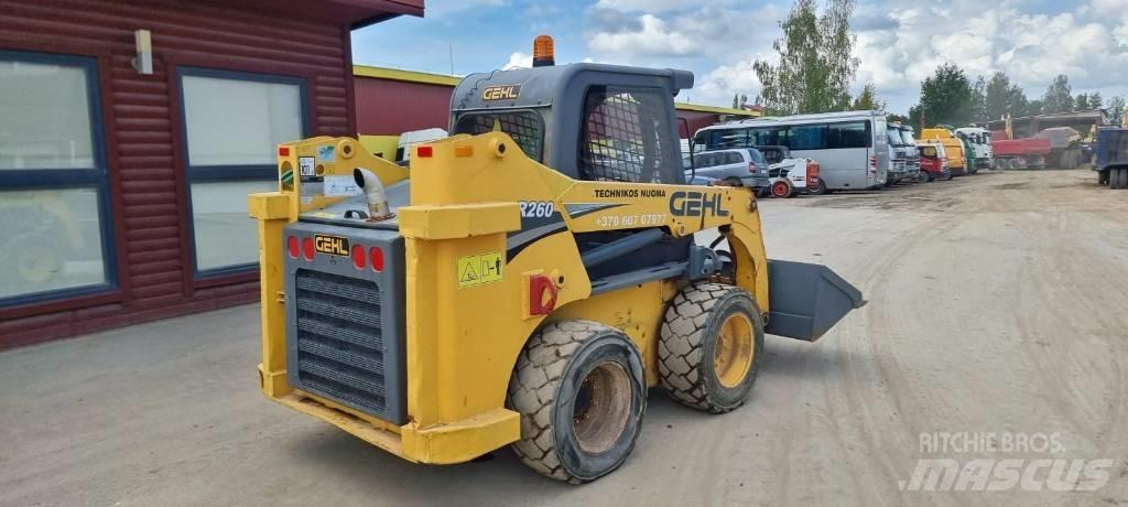 Gehl R 260 Smykem řízené nakladače