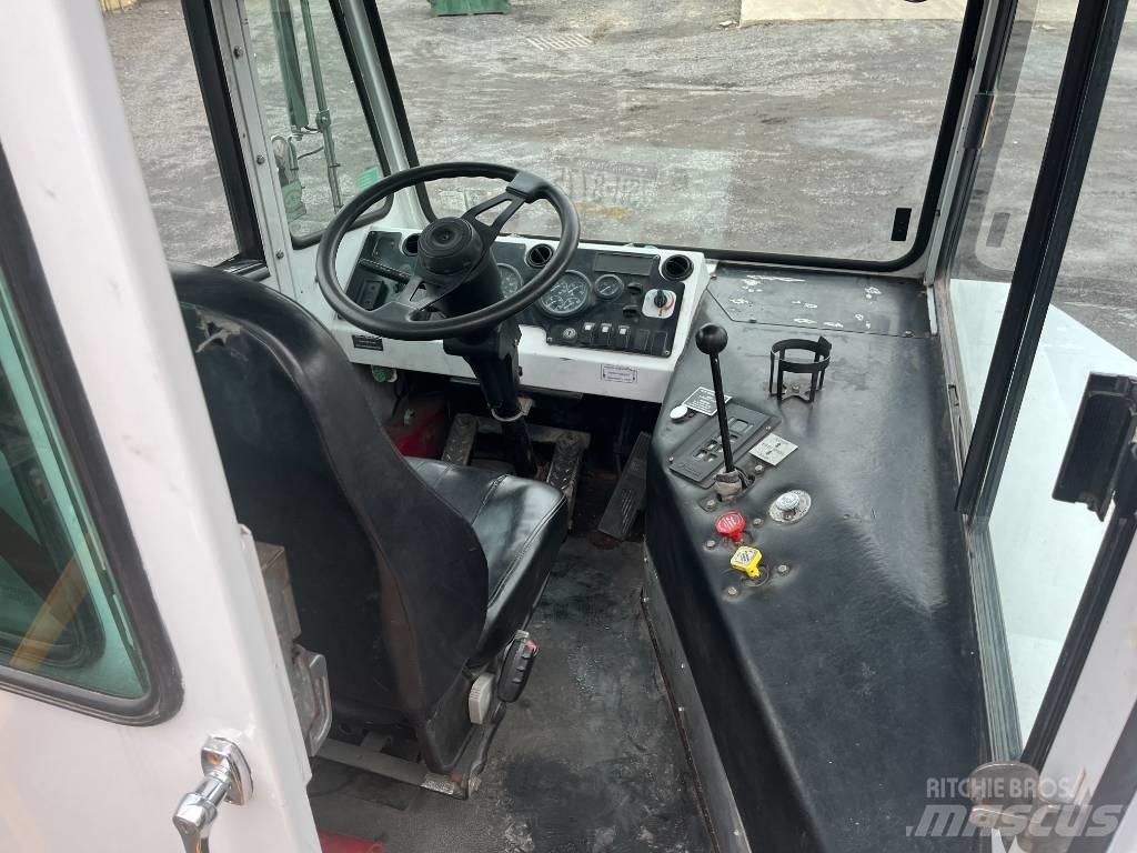 Capacity TJ5000 DOT Terminálový tahač