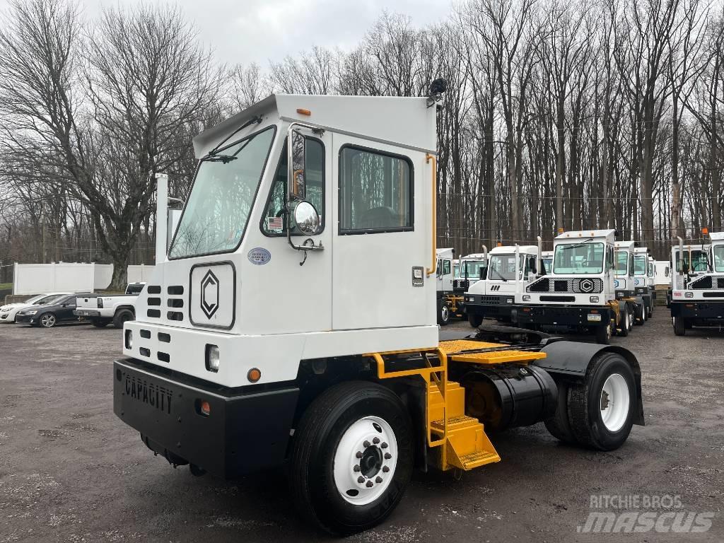 Capacity TJ5000 DOT Terminálový tahač