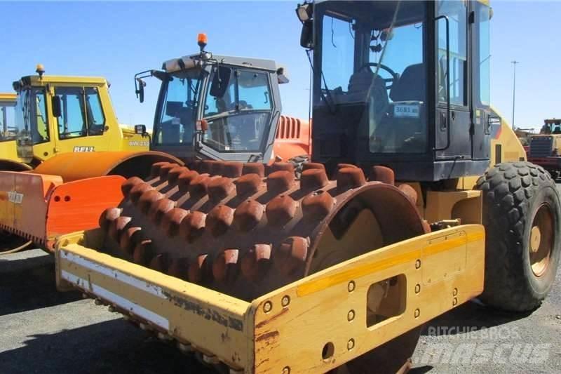 CAT CP533E Kombinované válce