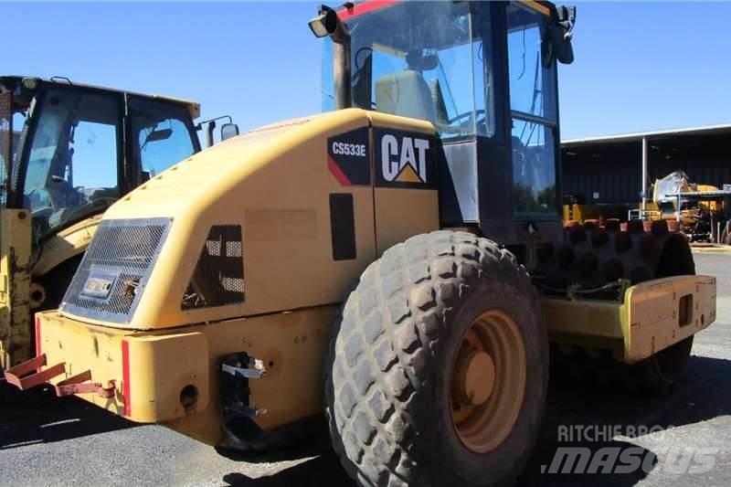CAT CP533E Kombinované válce