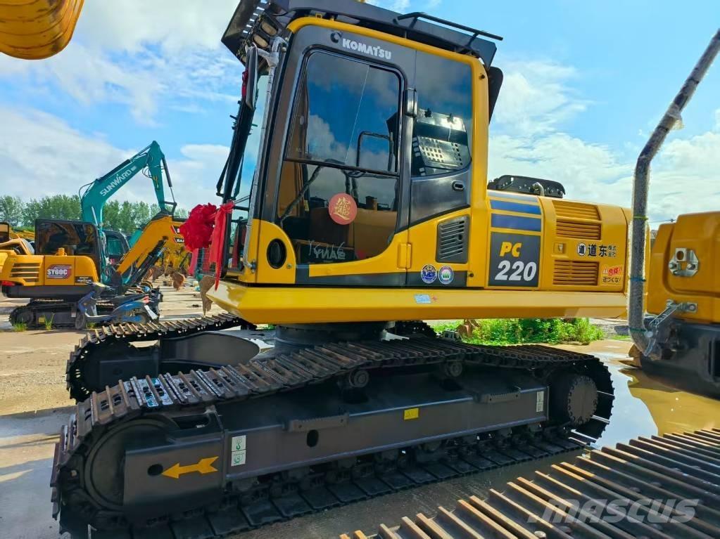 Komatsu PC 220-8 Pásová rýpadla