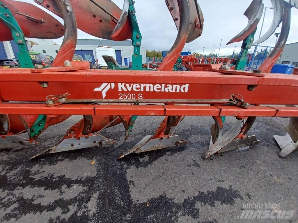 Kverneland 2500S Konvenční pluh