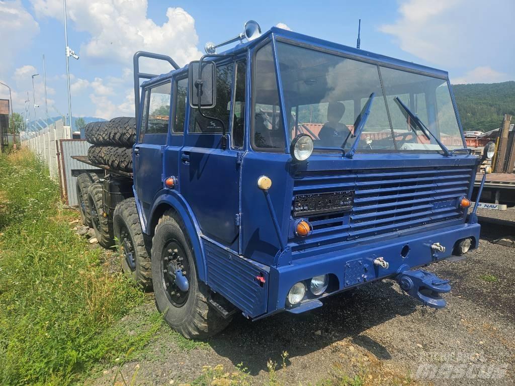 Tatra 813 8x8 KOLOS Nákladní vozidlo bez nástavby