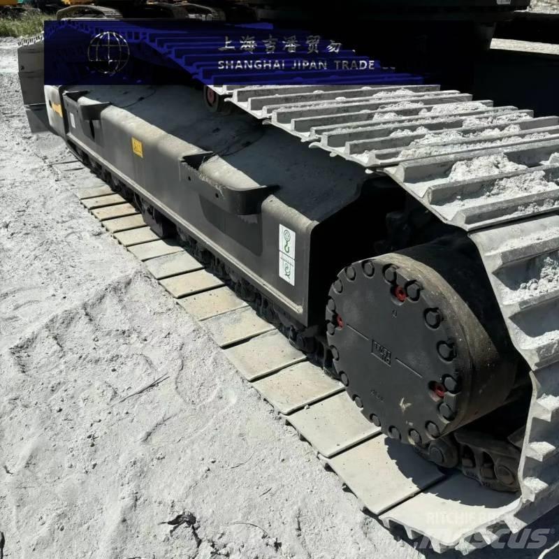 Komatsu PC 210 Pásová rýpadla