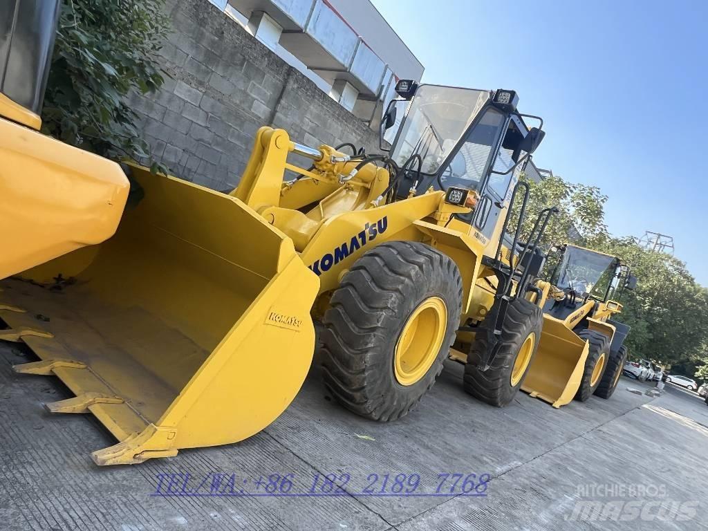 Komatsu WA320 Kolové nakladače