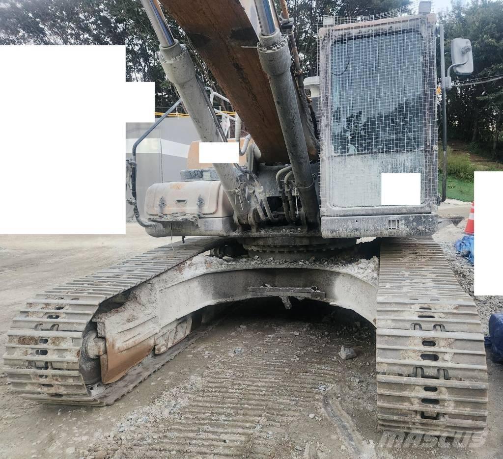 Hyundai HX300 Pásová rýpadla