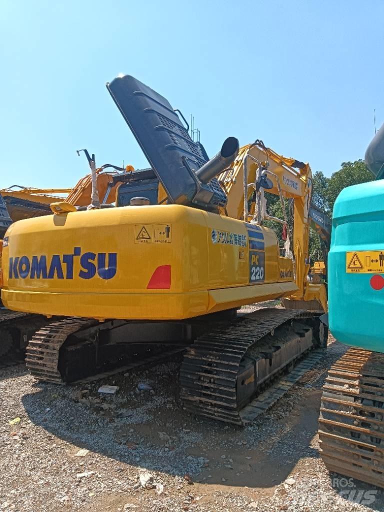 Komatsu PC 220 Pásová rýpadla