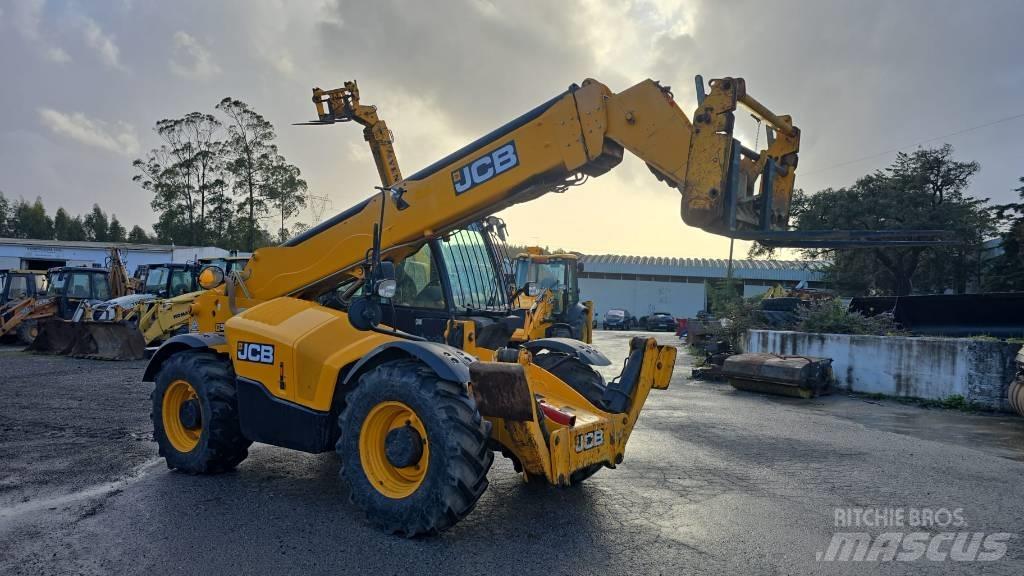 JCB 540-140 Teleskopické manipulátory