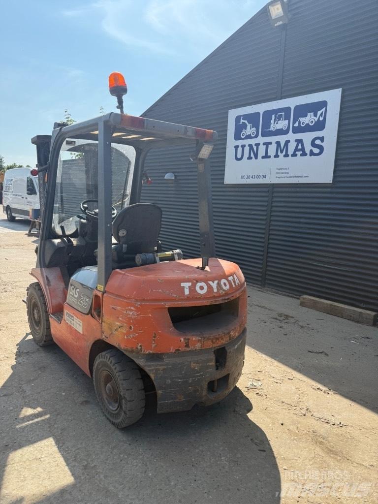 Toyota FD 25 Dieselové vozíky