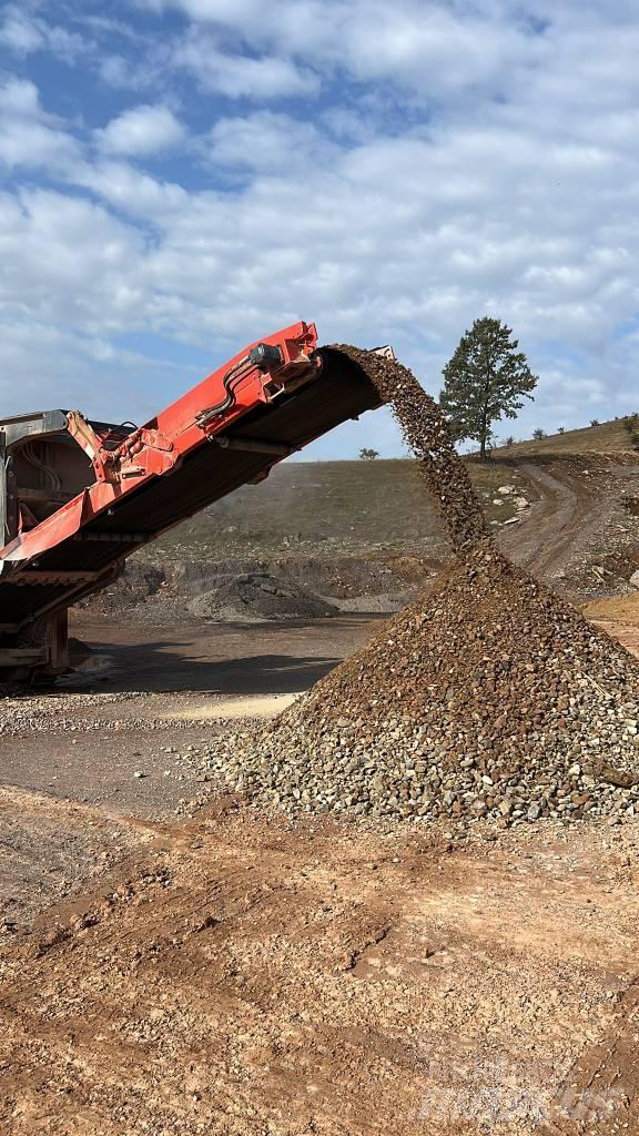 Sandvik QI240 Mobilní drtiče