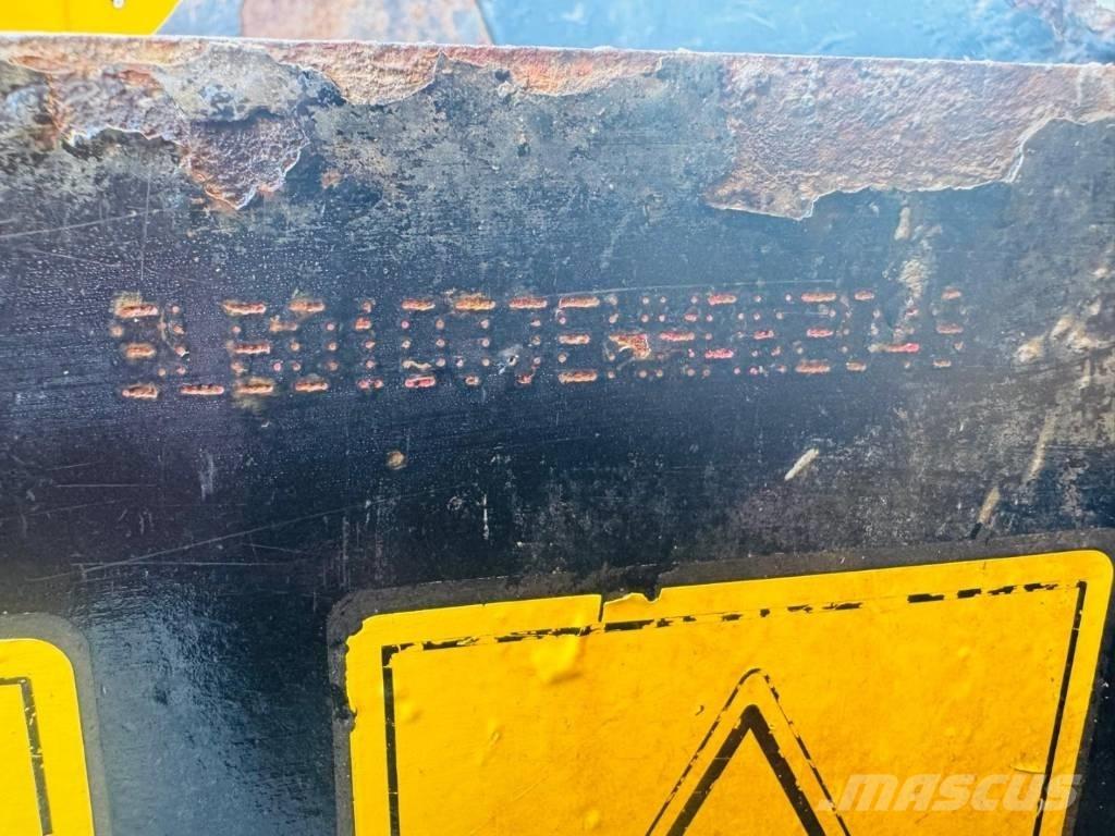 JCB 6 T Vyklápěcí dempry