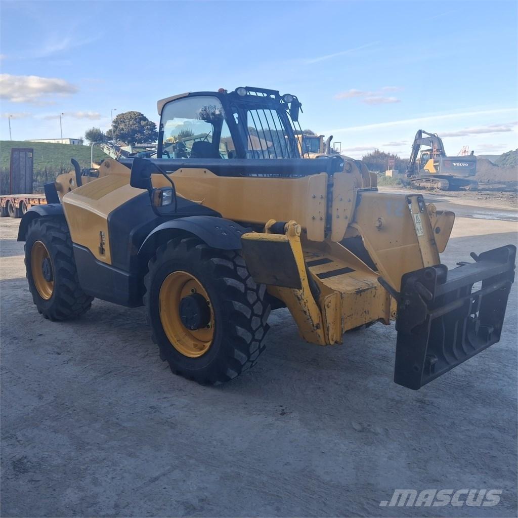 JCB 535-125 Teleskopické manipulátory