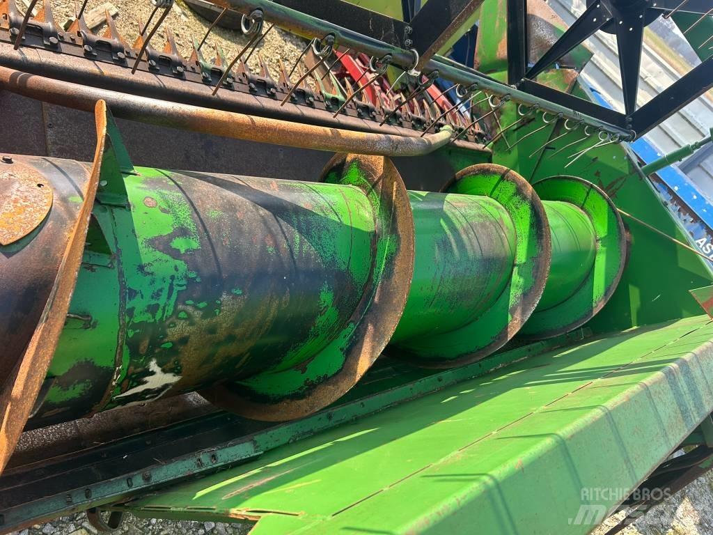 John Deere 2256 Sklízecí mlátičky