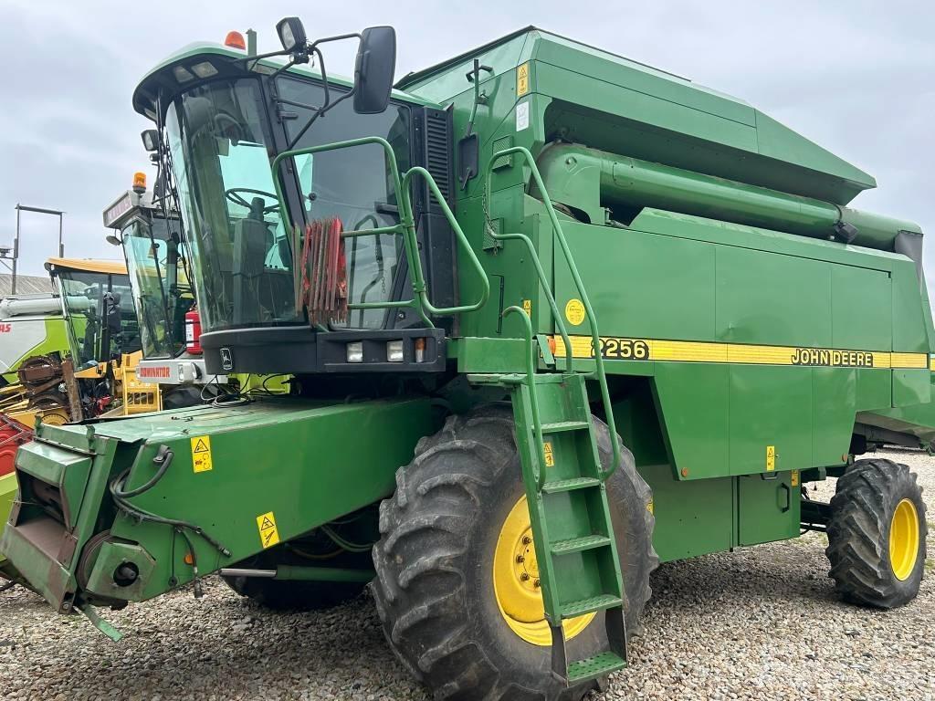 John Deere 2256 Sklízecí mlátičky