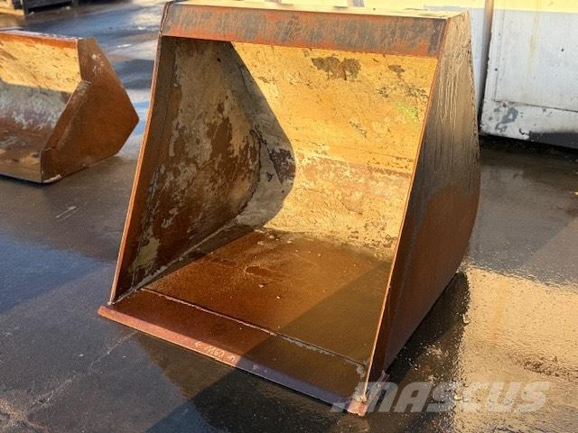 Manitou USED BUCKET Lopaty