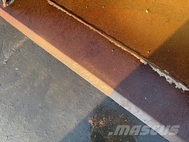 Manitou USED BUCKET Lopaty