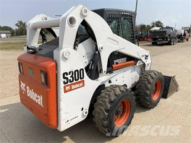 Bobcat S 300 Smykem řízené nakladače