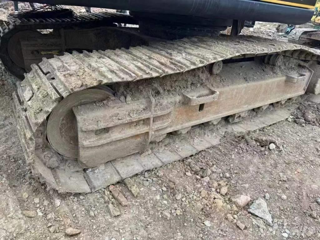 Sany SY 215 Pásová rýpadla