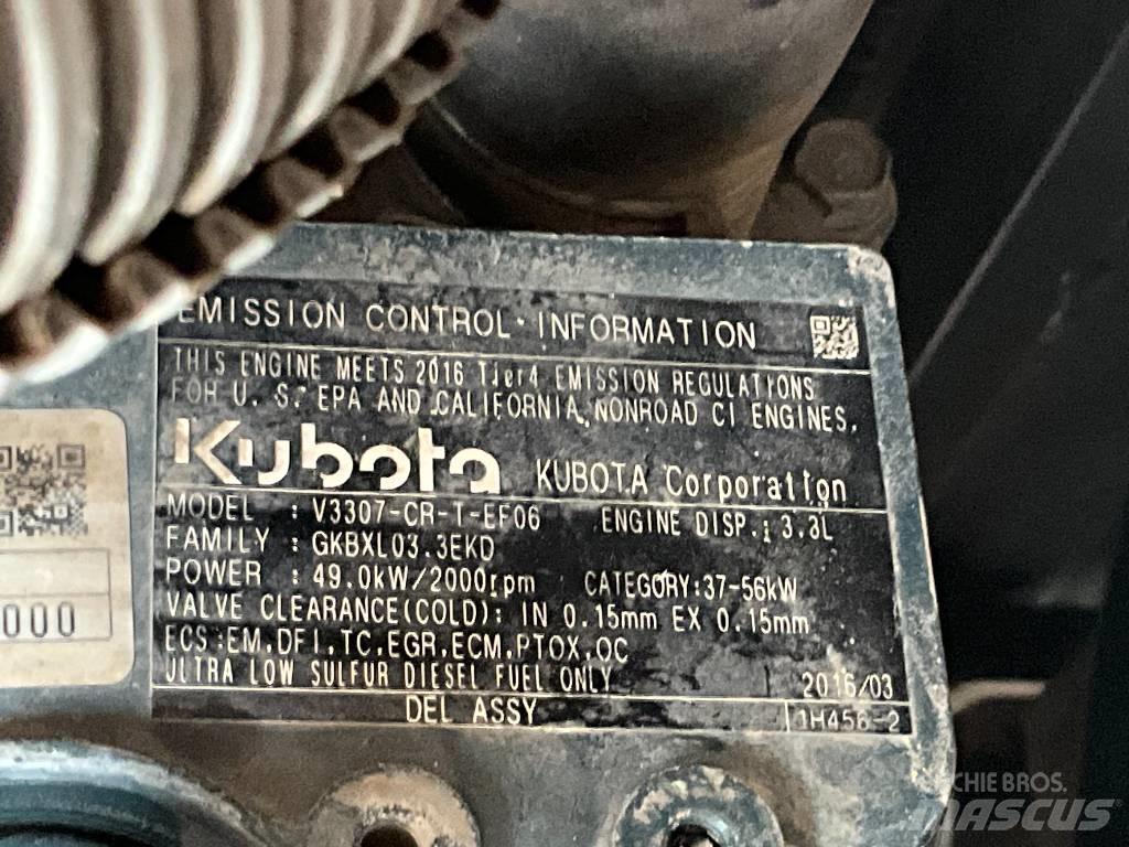 Kubota KX 080-4 Midi rýpadla 7t - 12t