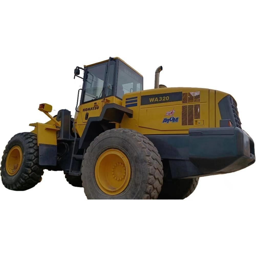 Komatsu WA 320 Kolové nakladače