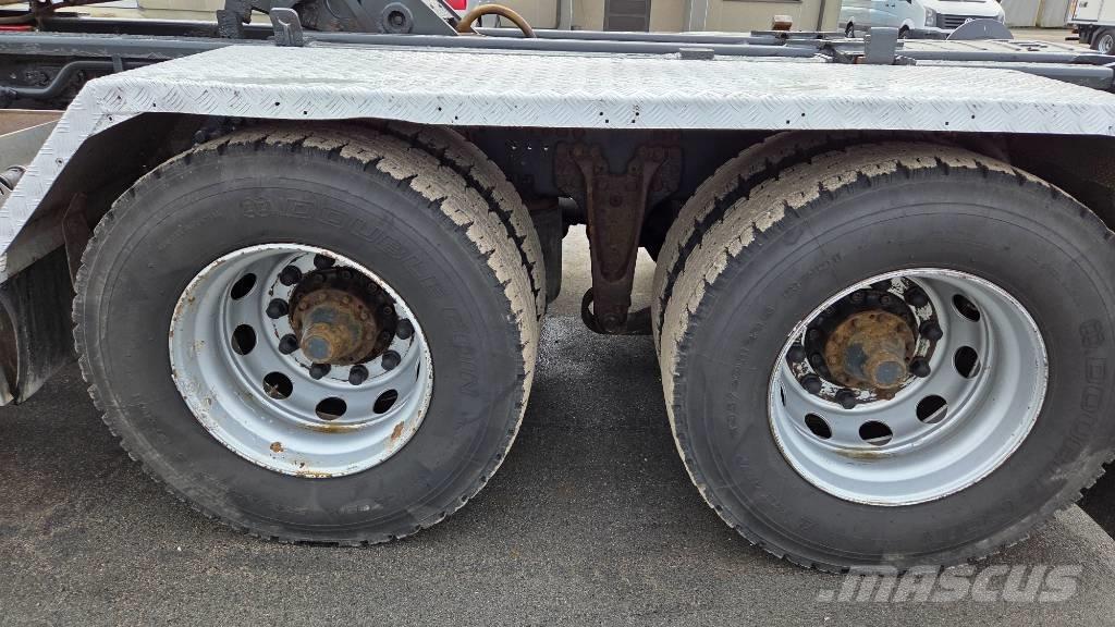 Scania R520 6X4 Hákový nosič kontejnerů